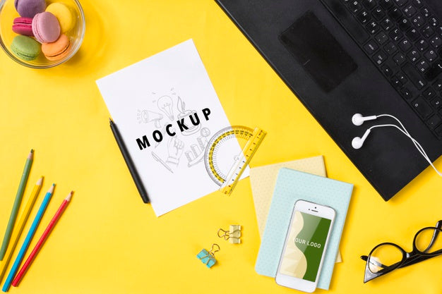 Free Agenda And Tools To Write On Desk Concept Psd