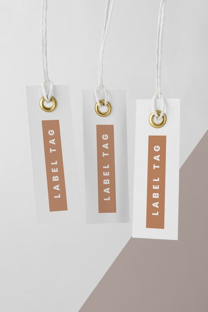 Free Arrangement Of Mock-Up Paper Tags Psd
