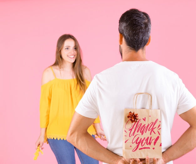 Free Bag Mockup With Gifting Concept Psd