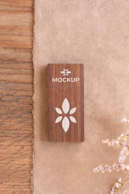 Free Beautiful Accessories Mockup In Real Context Psd