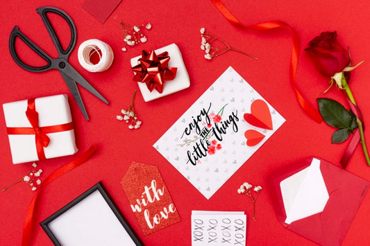 Free Beautiful Valentine'S Day Concept With Red Background Psd