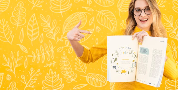 Free Beautiful Woman With Yellow Concept Mock-Up Psd