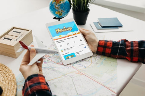 Free Blogger Streaming At Home With Device Mockup Psd