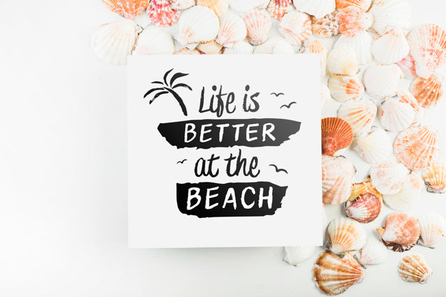 Free Card Mockup With Tropical Summer Concept With Seashells Psd