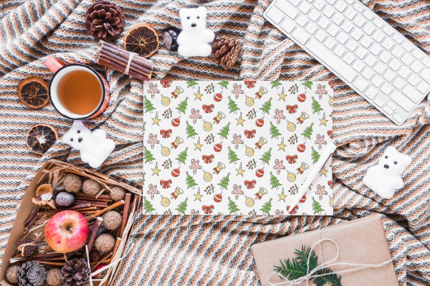 Free Christmas Mockup With Cover Or Letter Psd