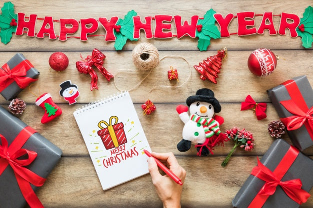 Free Christmas Mockup With Spiral Notepad Psd