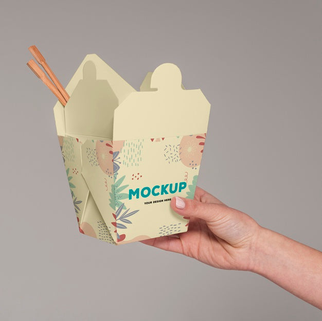 Free Close Up Hand Holding Food Box Psd
