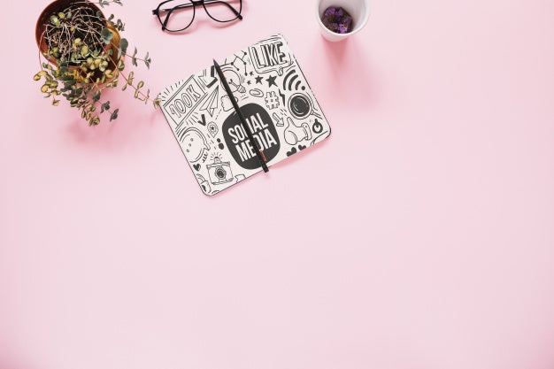 Free Creative Social Media And Internet Mockup With Booklet Or Cover Psd