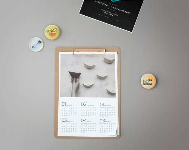 Free Decorative Flat Lay Calendar Mockup Psd