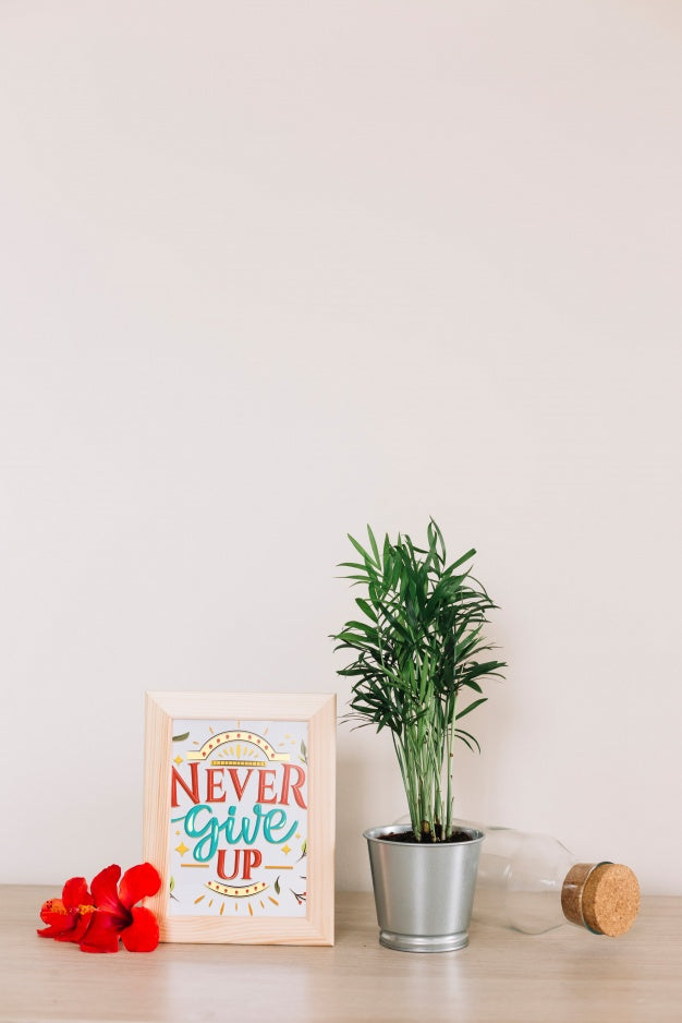 Free Frame Mockup With Floral Decoration Psd