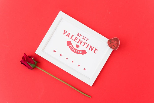 Free Frame Mockup With Valentine Concept Psd