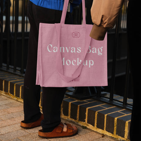 Free Medium Canvas Bag Mockup