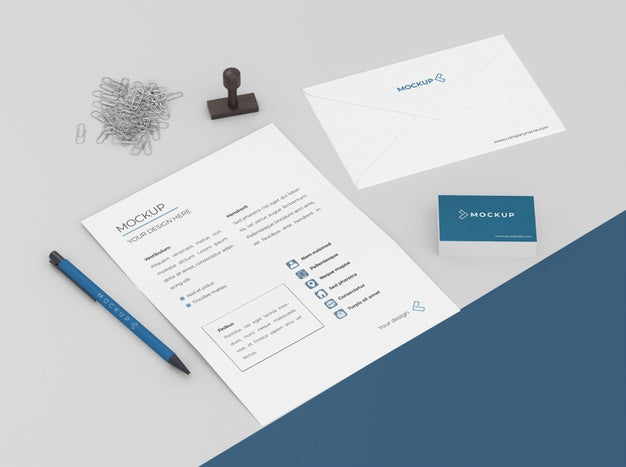 Free Minimal Mock-Up Stationery Arrangement Psd