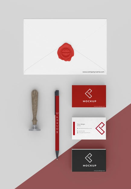 Free Minimalist Mock-Up Stationery Arrangement Psd