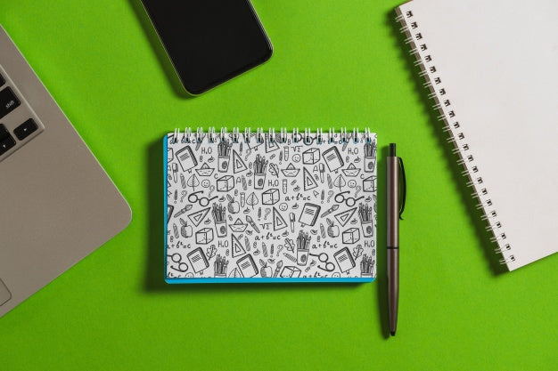 Free Notebook Mockup With Back To School Concept Psd