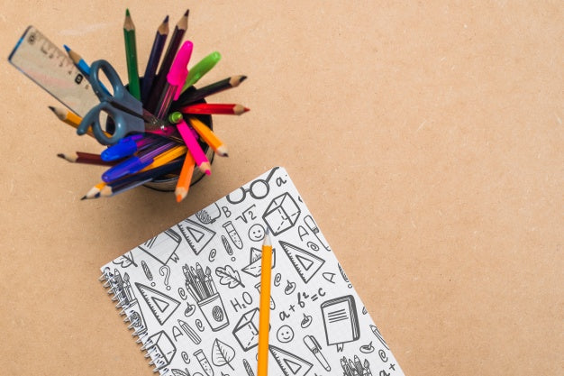 Free Notepad Mockup With Back To School Concept Psd
