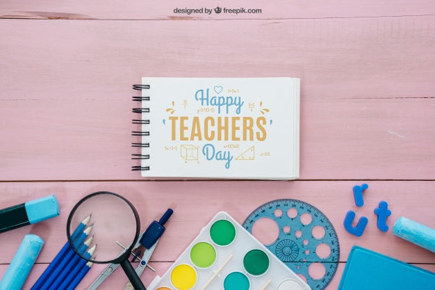 Free Pink Back To School Composition On Wooden Surface Psd