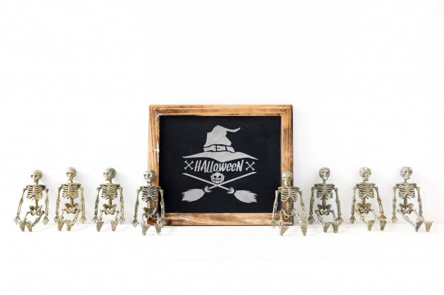 Free Slate Mockup With Halloween Concept Psd