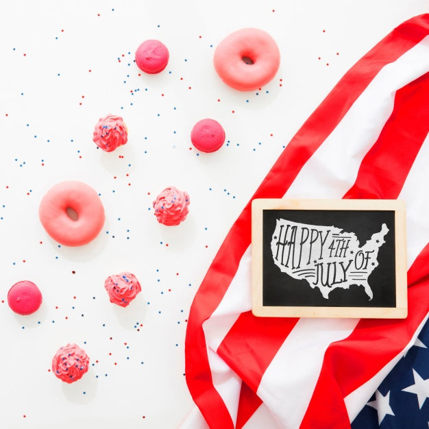 Free Slate Mockup With Pink Donuts Psd