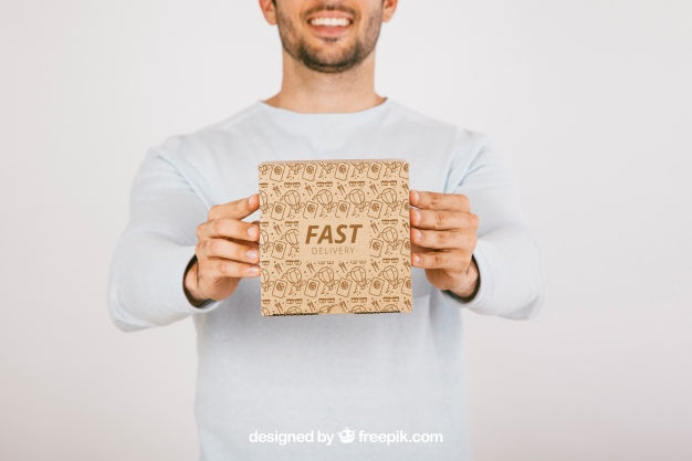 Free Smiley Man With Carton Box Psd