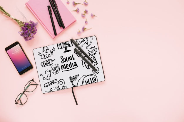 Free Social Media And Internet Mockup With Booklet Or Cover Psd