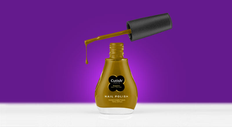 Free Stylish Nail Polish Bottle Mockup Psd