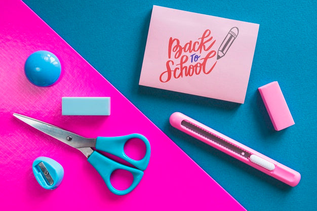 Free Top View Arrangement With School Supplies Psd