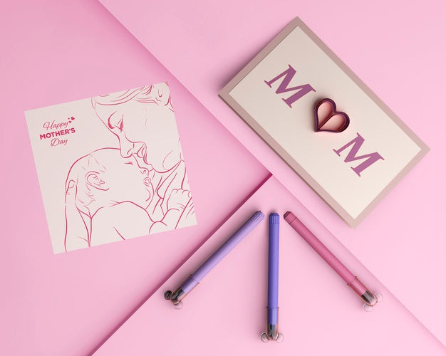 Free Top View Mother'S Day Card And Markers With Mock-Up Psd