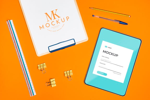 Free Top View Tablet And Clipboard Arrangement Psd