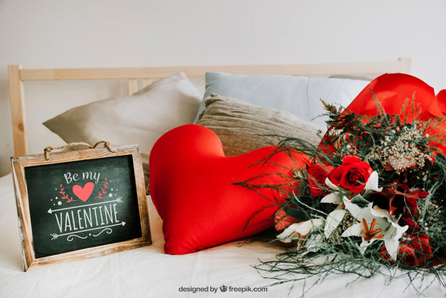 Free Valentine Elements And Frame Mockup Psd