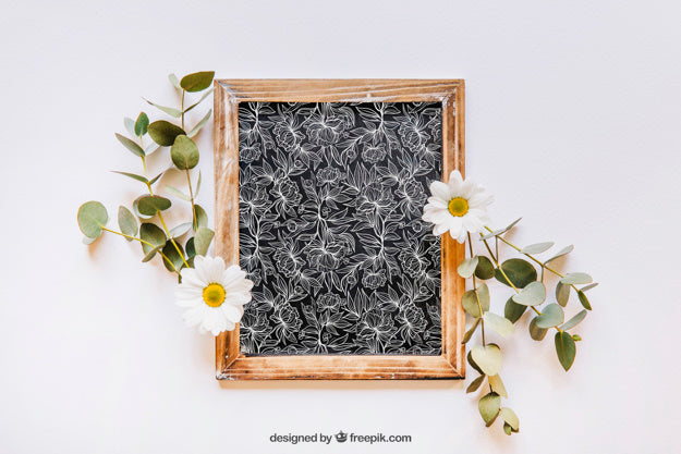 Free Valentine Elements And Frame Mockup Psd