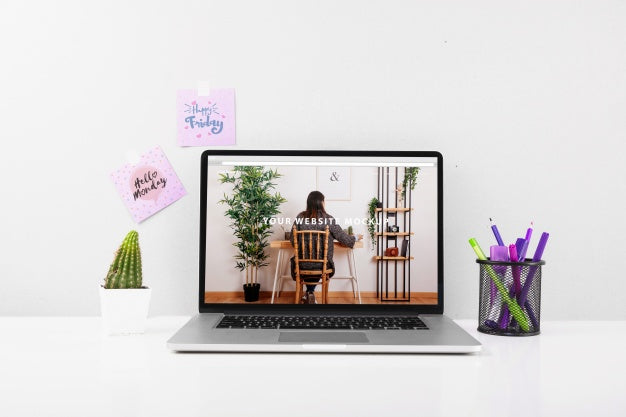 Free Website Mockup With Laptop On Desk Psd