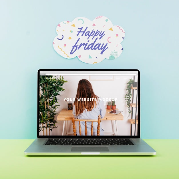 Free Website Mockup With Laptop On Desk Psd