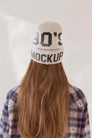 Free Young Woman Wearing Beanie Mockup Psd