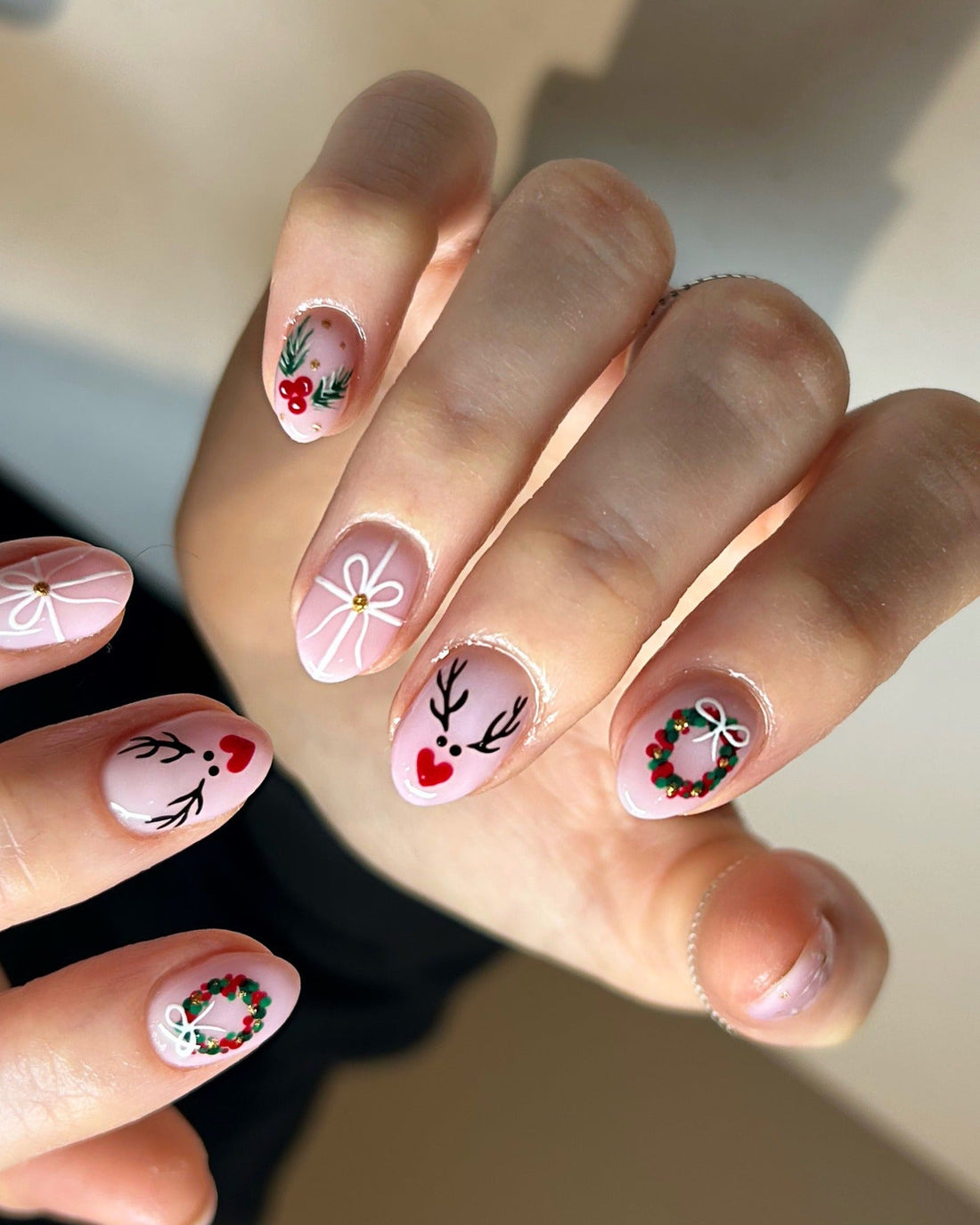 13 Christmas Reindeer Nail Ideas
