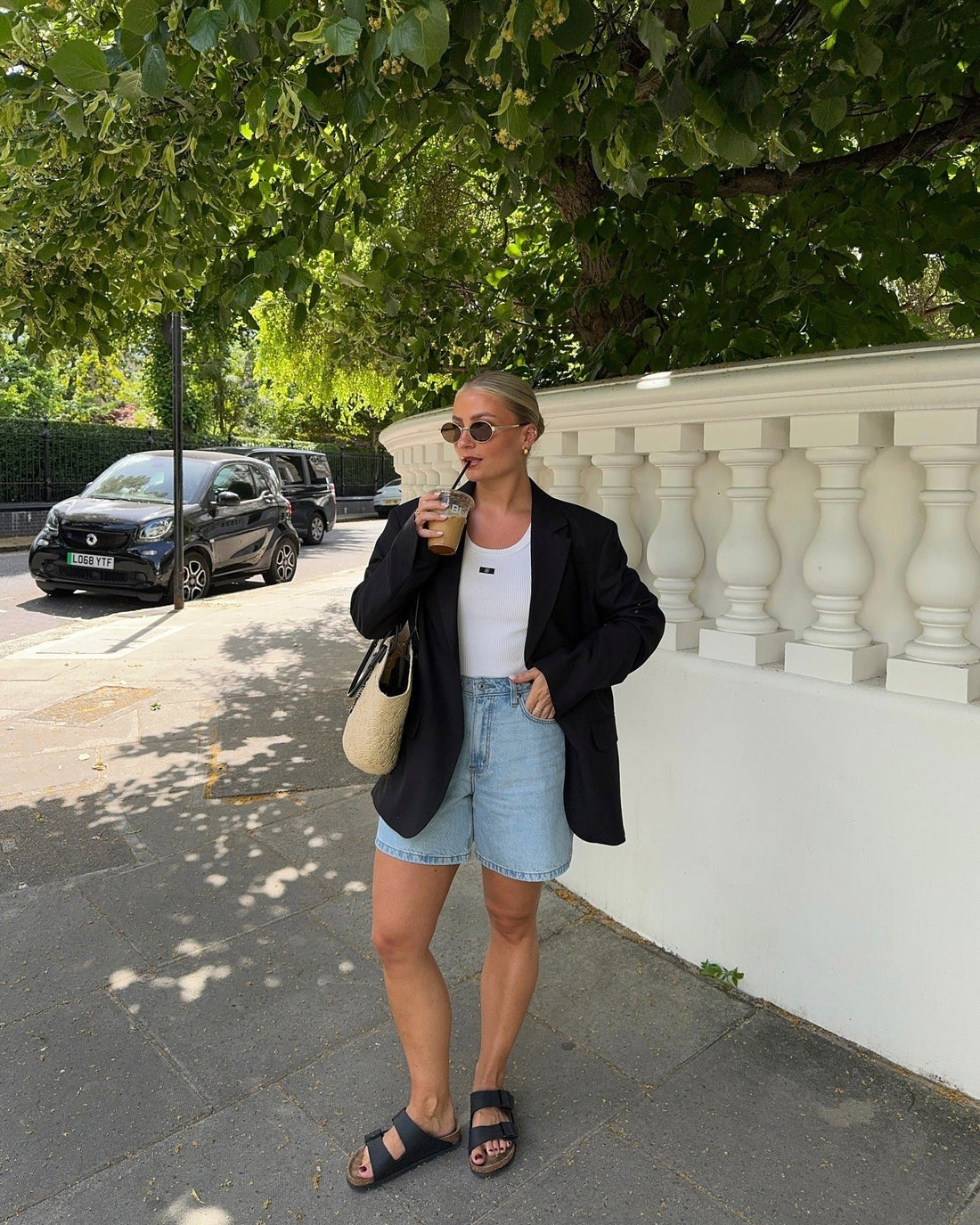 13 Simple Denim Shorts Outfit Ideas