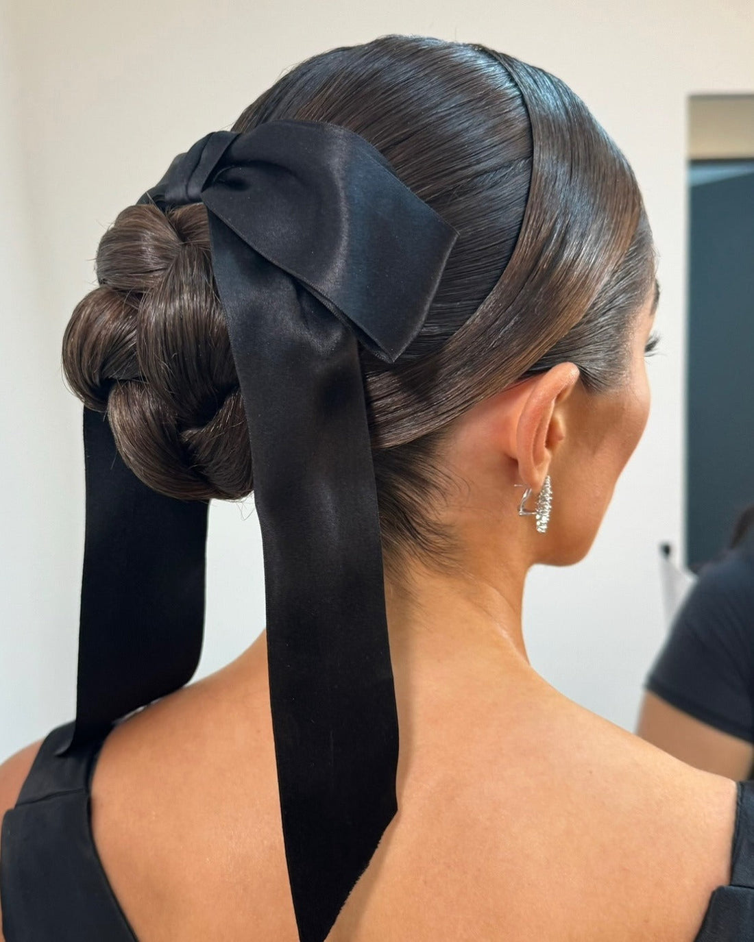 13 Sleek Hairstyles for Smooth Sophistication