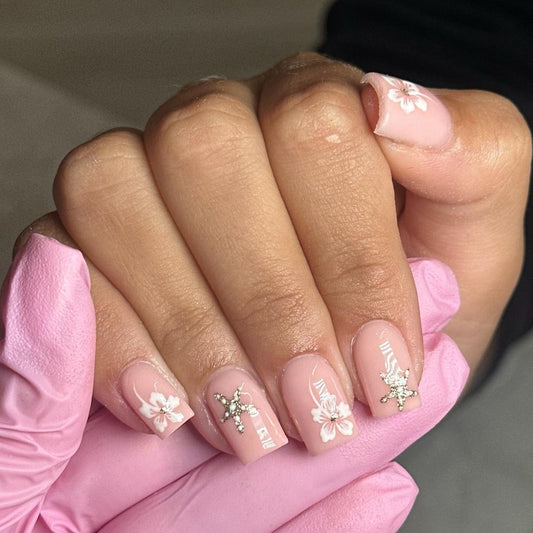 15 Holiday Nail Ideas You Can’t Resist