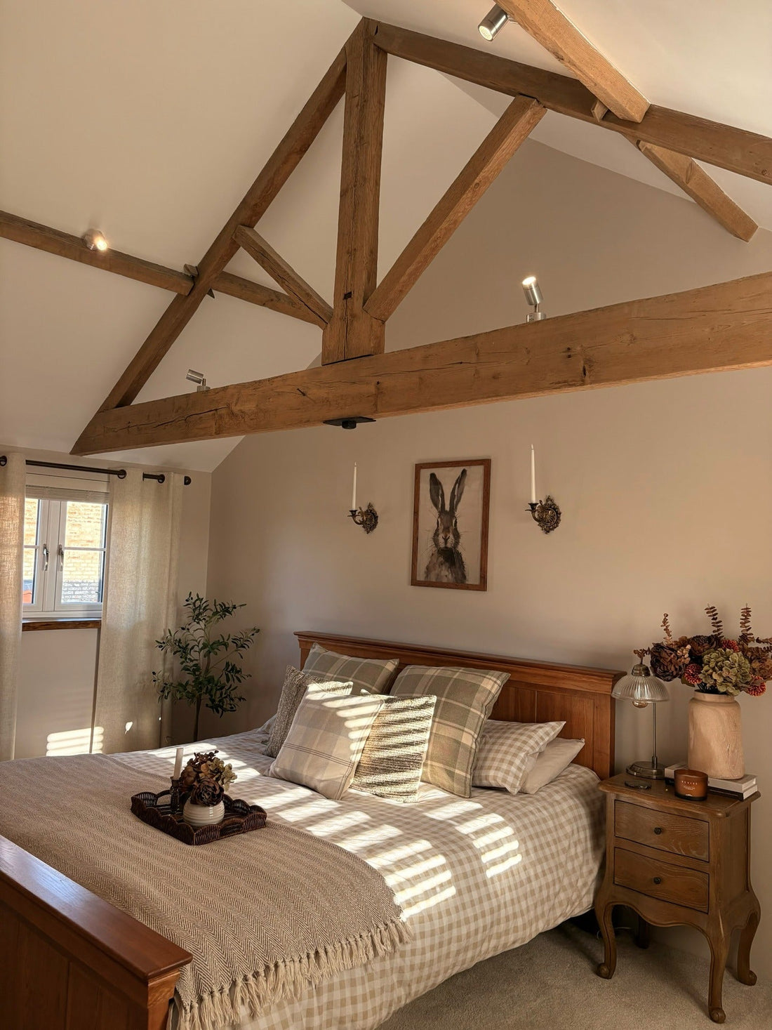 16 Warm Country Style Bedroom Ideas 2026