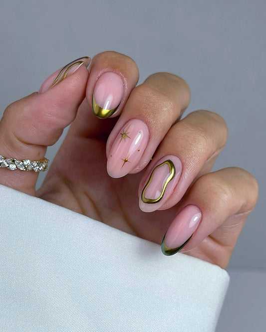 13 Elegant Chrome Nail Ideas for Glossy Glamour