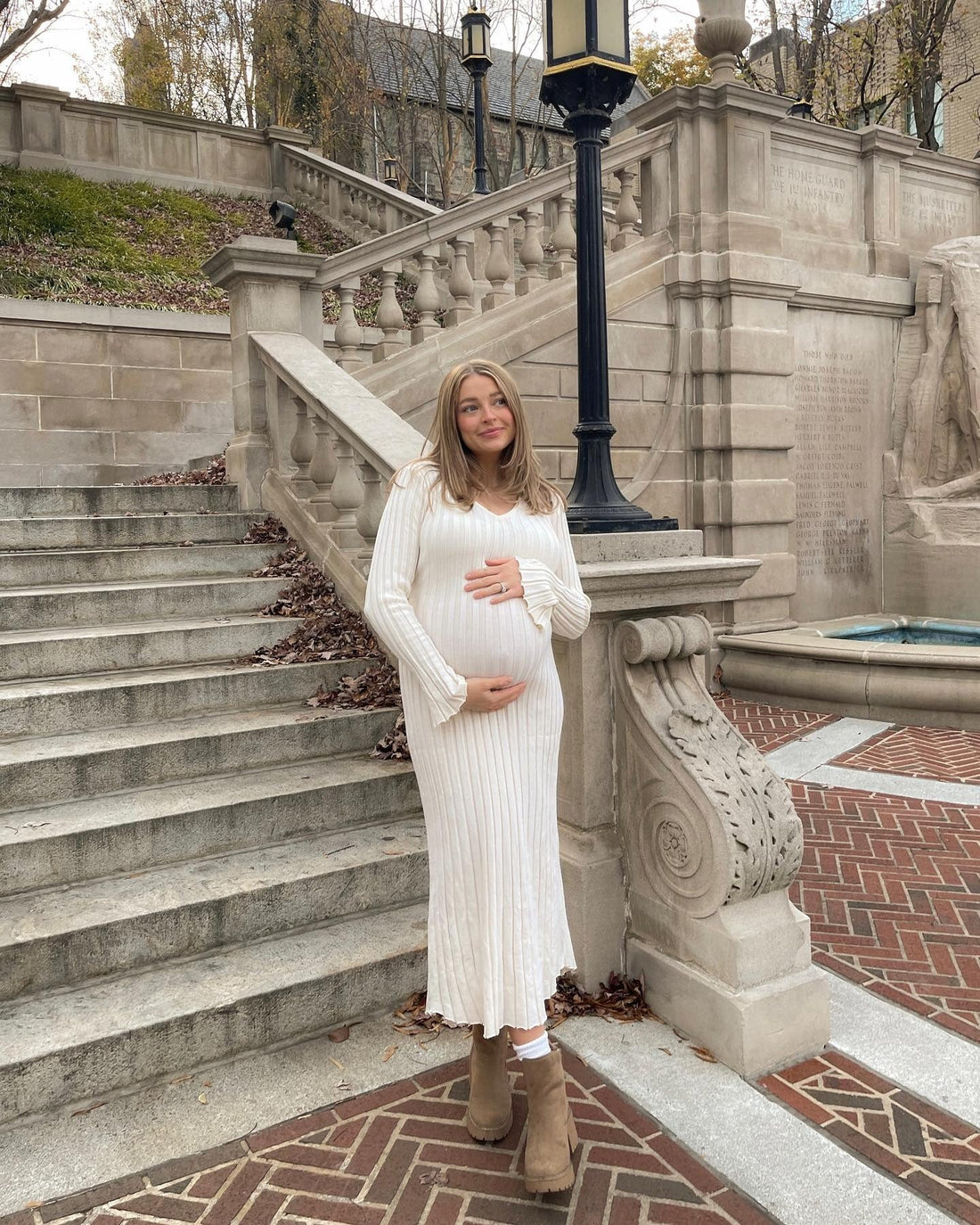 15 Polished Maternity Outfit Staples 2026