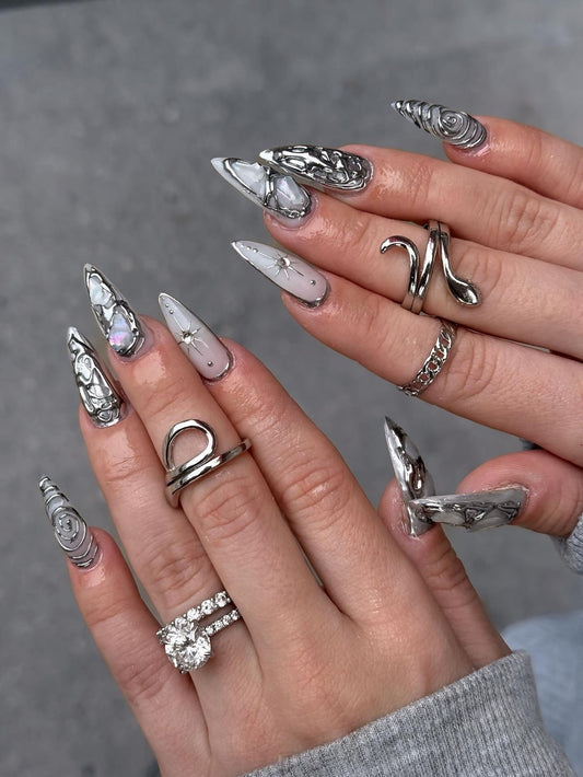 13 Must-Try Metallic Nail Ideas 2026