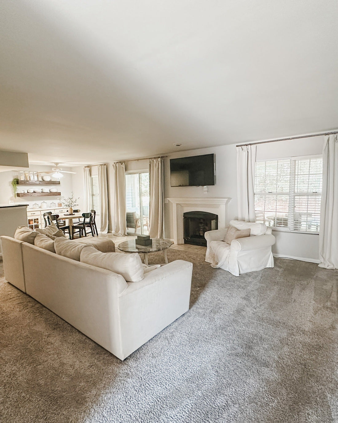 15 Clean and Cozy Living Room Floor Ideas That Deliver