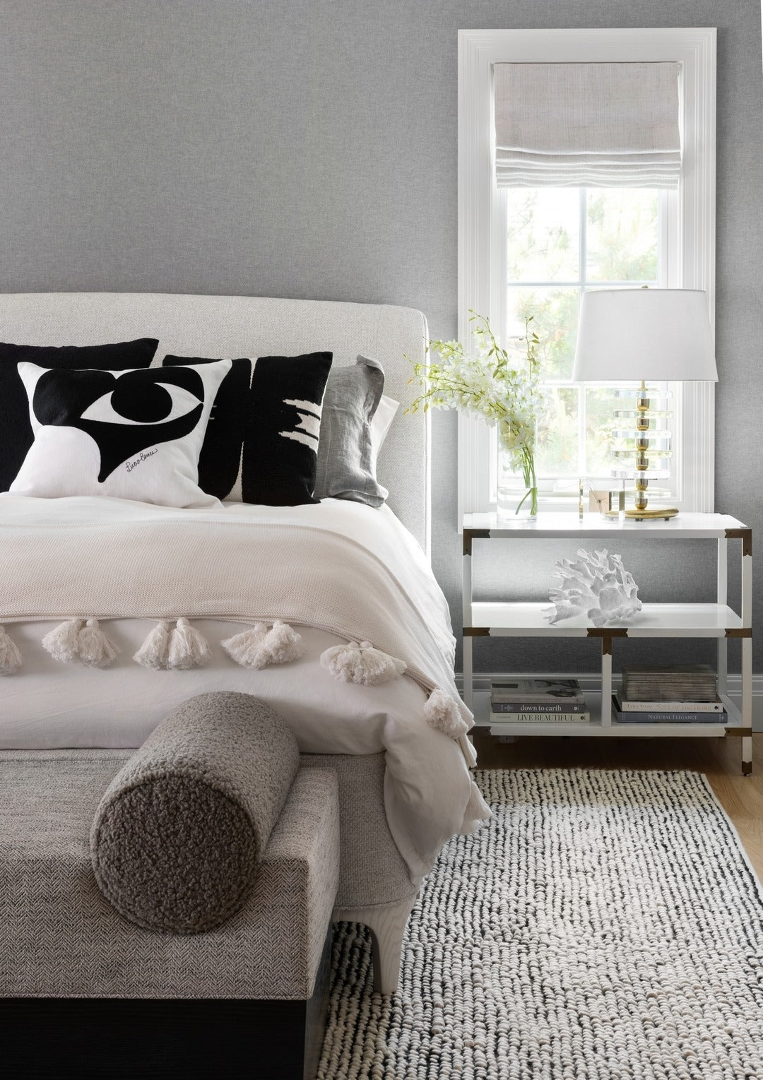 14 Clean and Minimal Gray Wall Bedroom Looks to Try