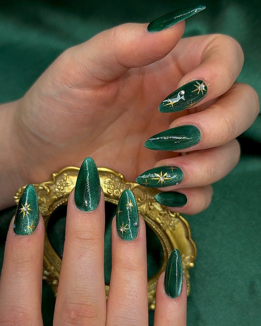 15 Emerald Green Nail Ideas Everyone Wants