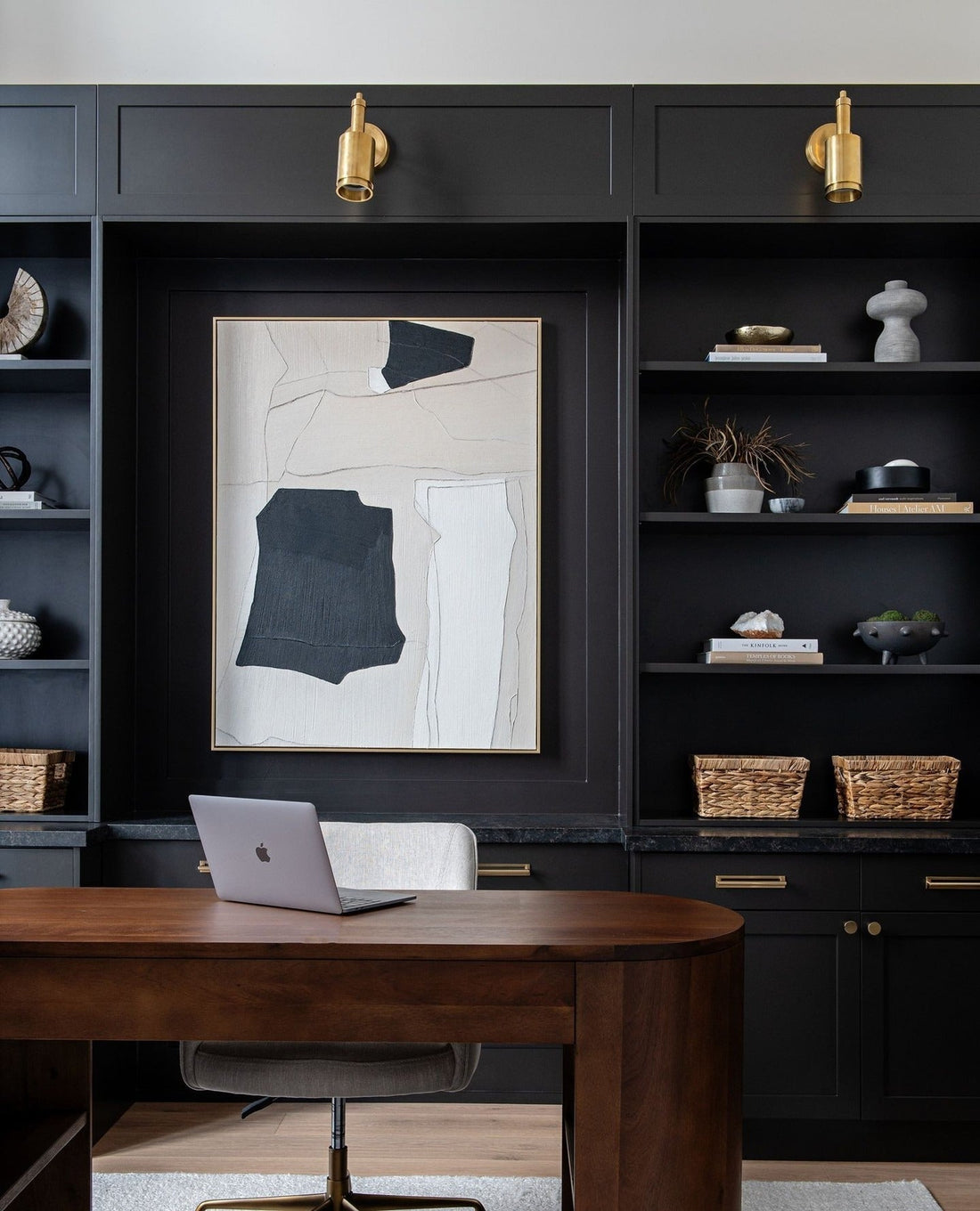 13 Black Office Ideas That Mix Comfort and Class