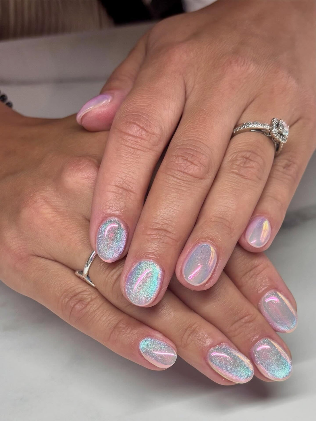 13 Elegant Shiny Nail Ideas