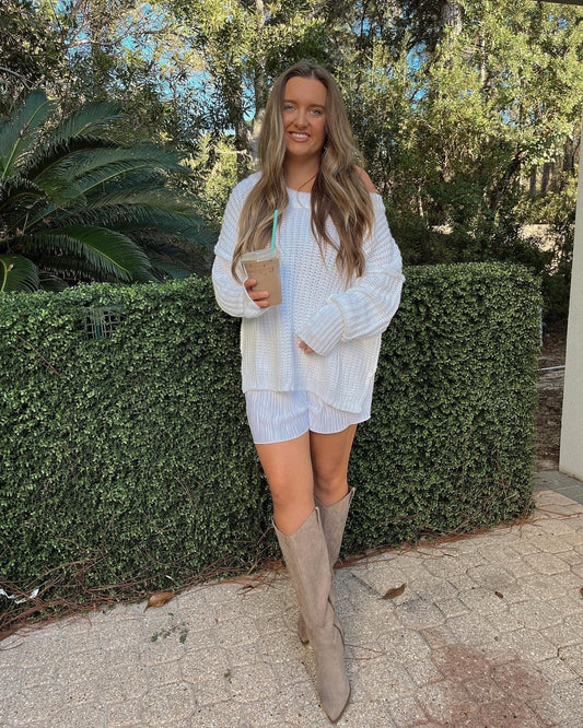 13 Trendy Sweater Outfits