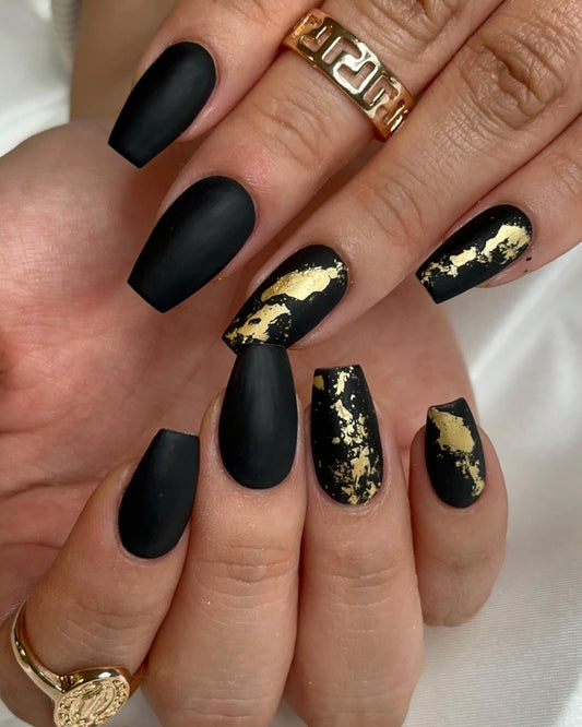 16 Classy Matte Black Nail Ideas