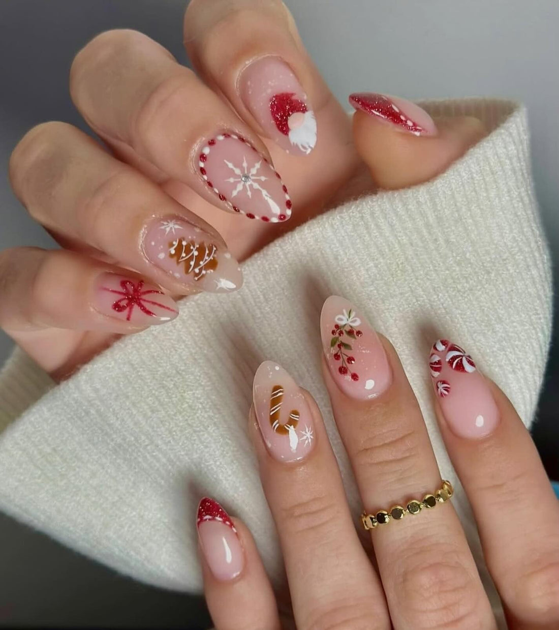 15 Festive Nail Ideas for Chic Holiday Nails